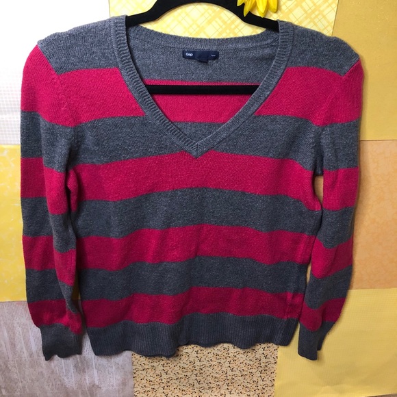 Gap Luxe Sweater V Neck Size Medium - Picture 6 of 10